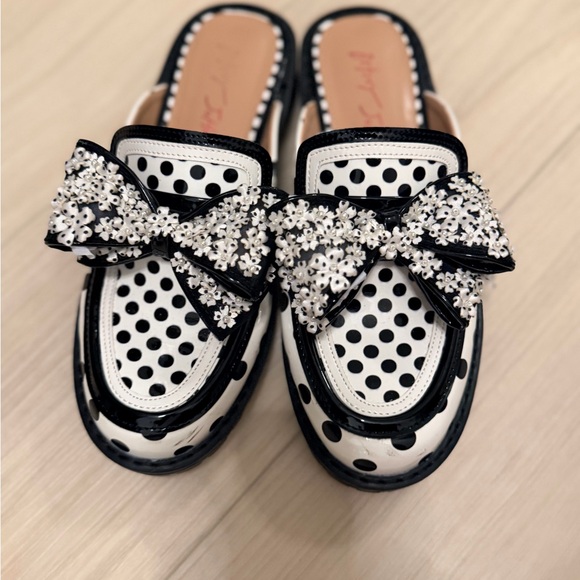 Betsy Johnson -Women's Fun Black and White Polka Dot Bow Slide Loafers - Picture 5 of 5